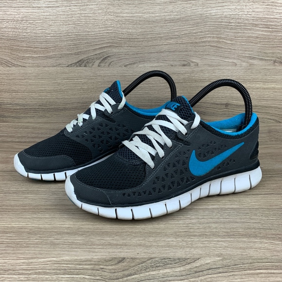 Nike Shoes - Nike Free Run+